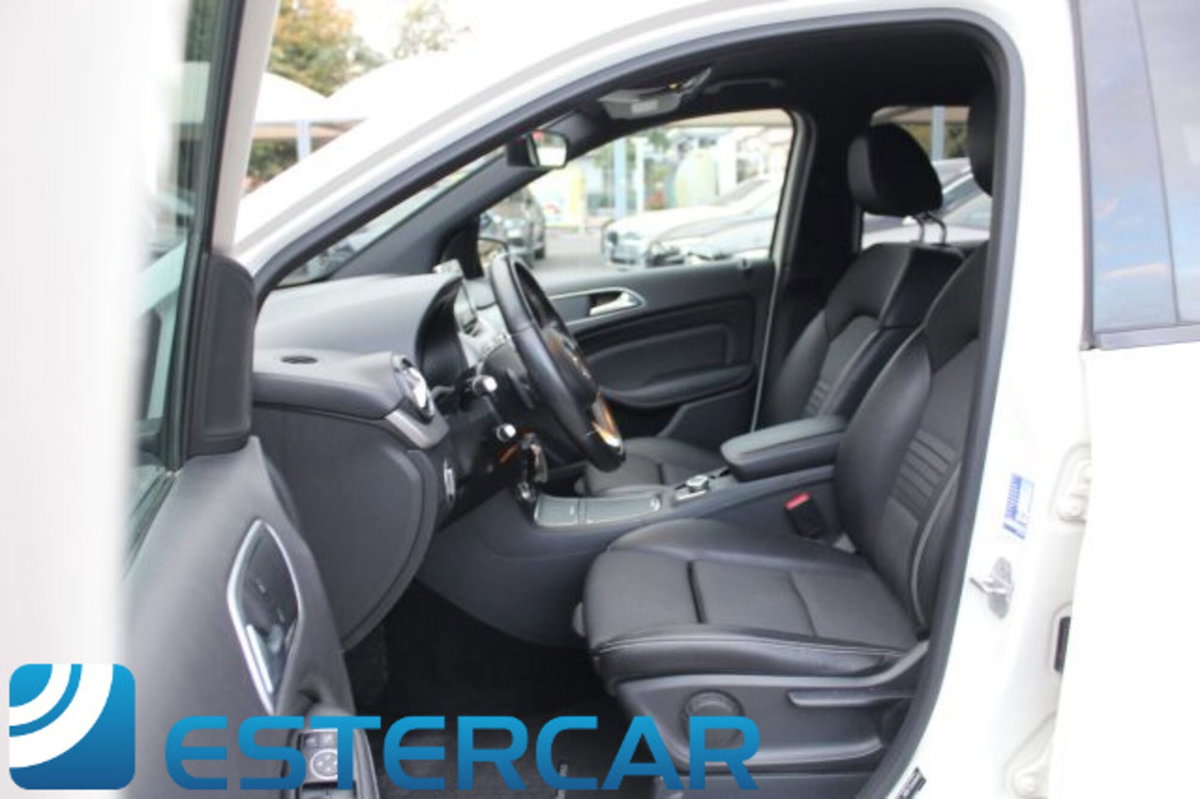 Mercedes-Benz Classe B 200 d Automatic 4Matic Sport (4)