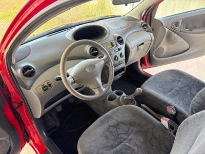 Toyota Yaris 16V cat 3 porte (13)