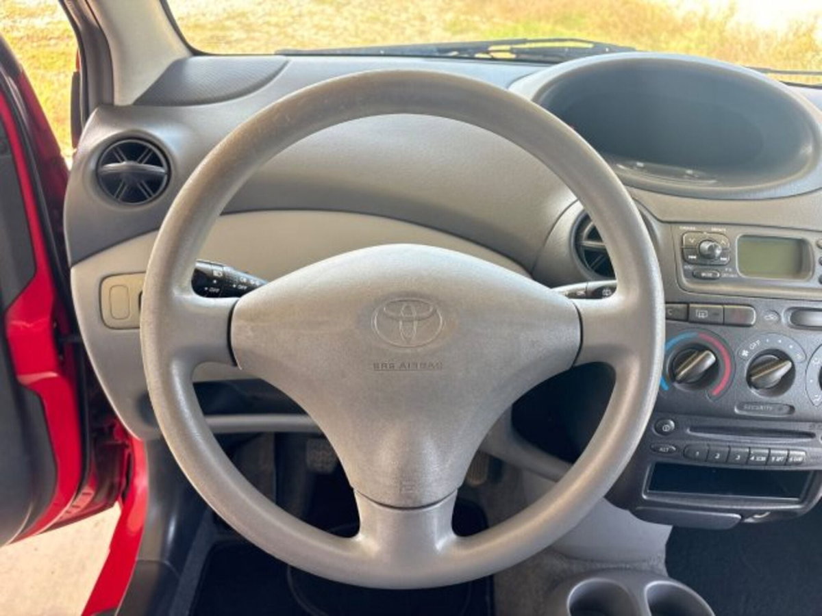 Toyota Yaris 16V cat 3 porte (15)