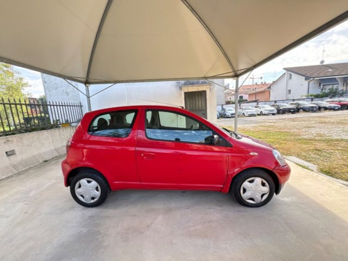 Toyota Yaris 16V cat 3 porte (7)
