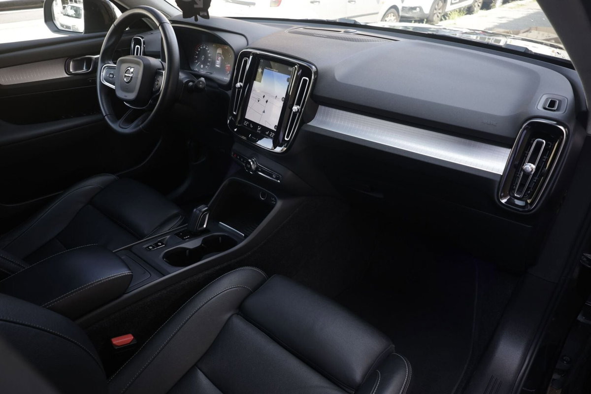 Volvo XC40 D4 AWD Geartronic R-design (10)