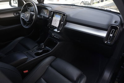 Volvo XC40 D4 AWD Geartronic R-design (10)