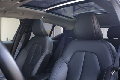 Volvo XC40 D4 AWD Geartronic R-design (17)