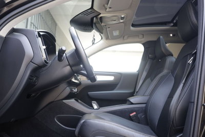 Volvo XC40 D4 AWD Geartronic R-design (18)