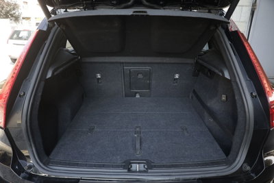 Volvo XC40 D4 AWD Geartronic R-design (20)