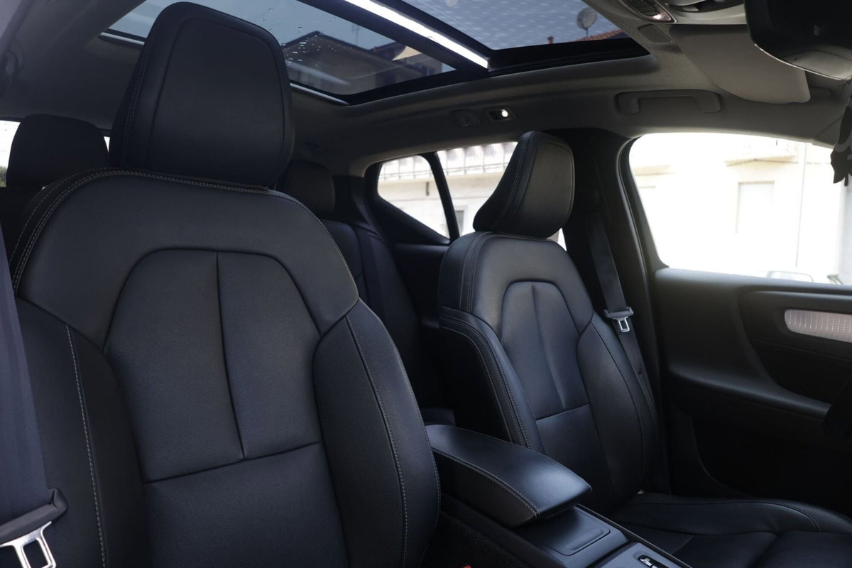 Volvo XC40 D4 AWD Geartronic R-design (6)