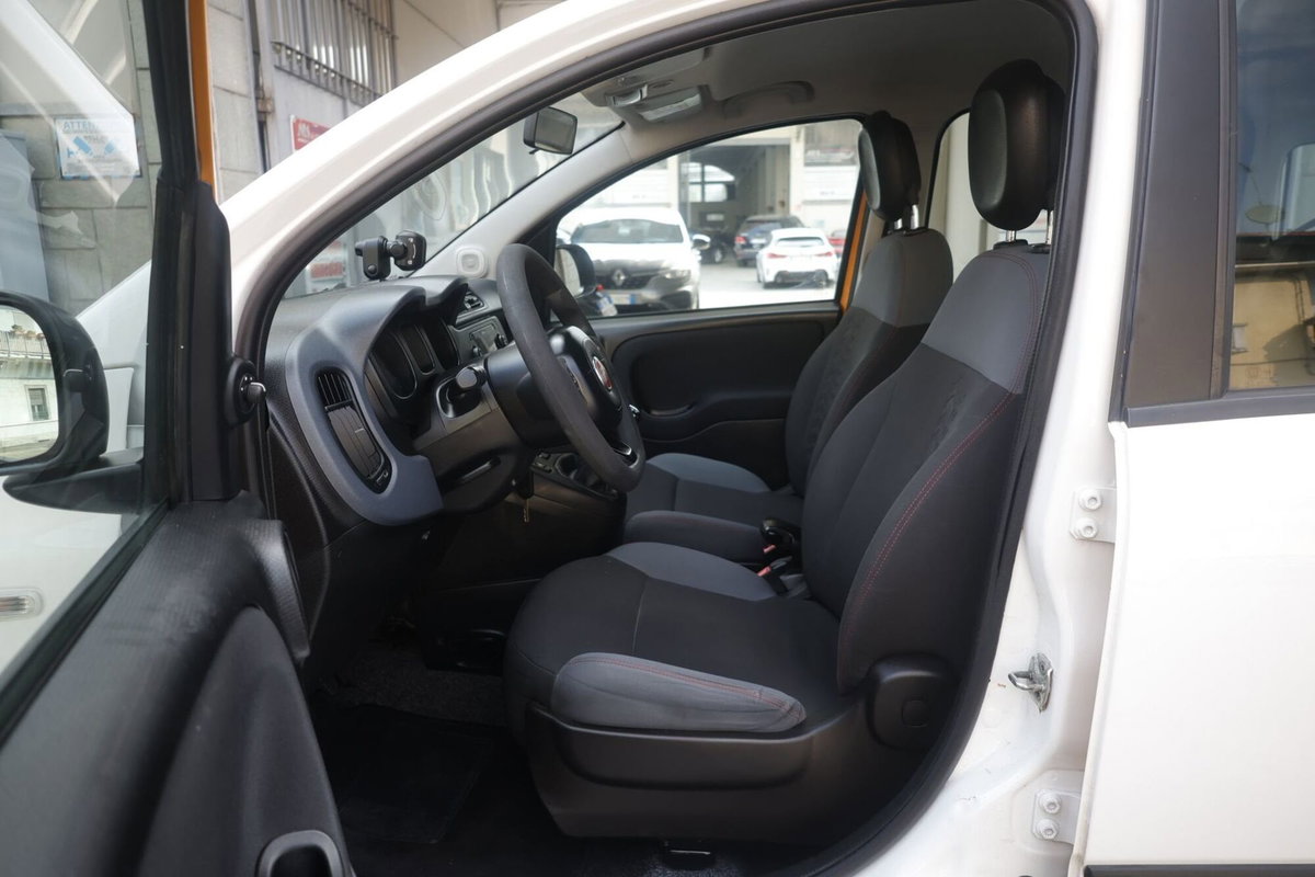 Fiat Panda 1.3 MJT 95 CV S&S 4x4 (17)