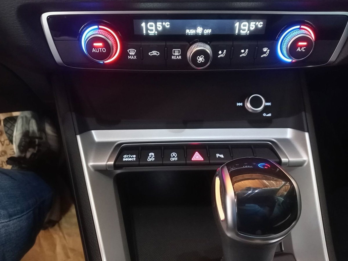 Audi Q3 Sportback 35 TDI quattro S tronic Business Plus (14)