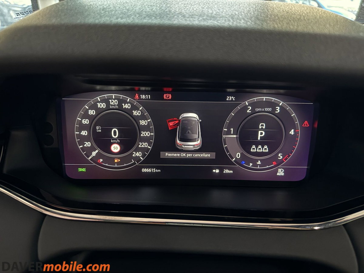 Land Rover Range Rover Evoque 2.0D I4-L.Flw 150CV AWD Auto R-Dynamic SE (15)