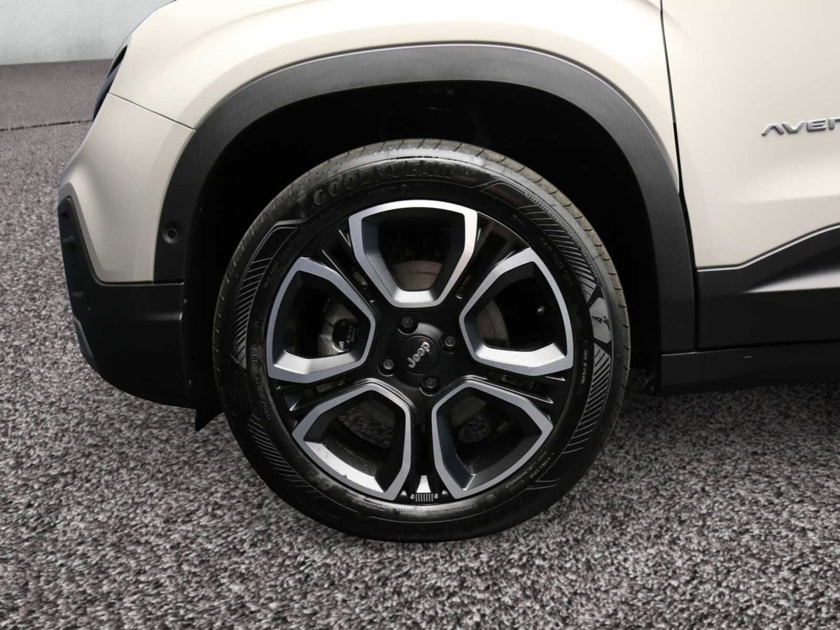 Jeep Avenger 1.2 turbo e-hybrid mhev Summit fwd 110cv edct6 (5)