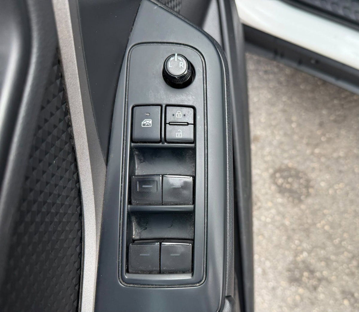 Toyota Toyota C-HR 2.0 phev Lounge fwd e-cvt (13)