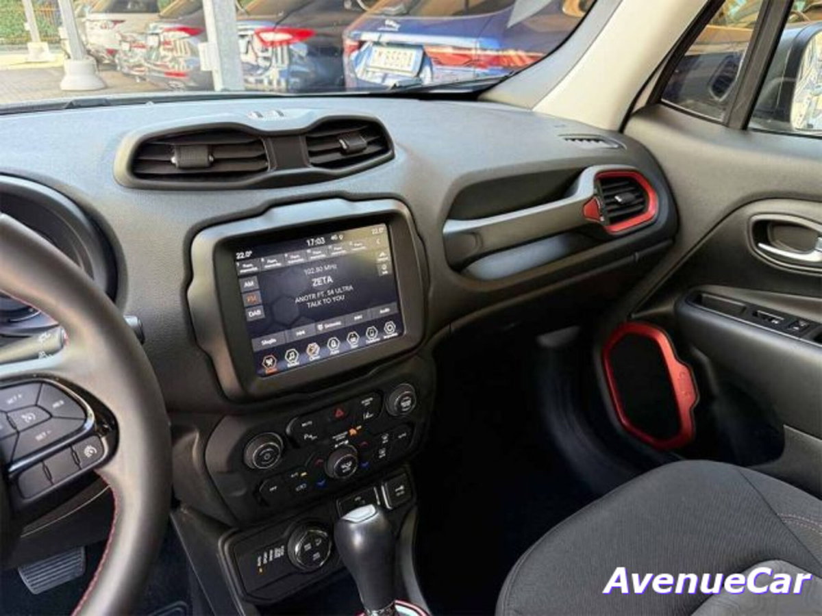 Jeep Renegade 1.3 T4 240CV PHEV 4xe AT6 Trailhawk (14)