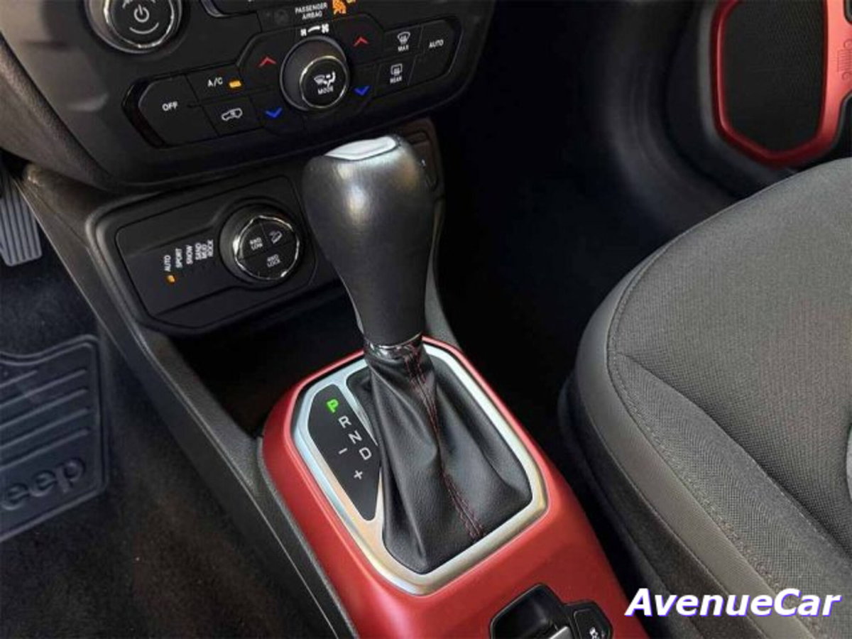 Jeep Renegade 1.3 T4 240CV PHEV 4xe AT6 Trailhawk (16)