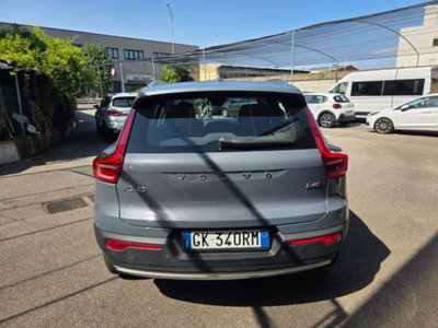 Volvo XC40 B4 AWD automatico Plus Dark (7)