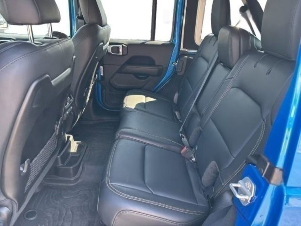 Jeep Wrangler Unlimited 2.0 Turbo Sahara (12)