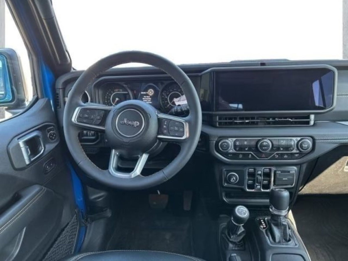 Jeep Wrangler Unlimited 2.0 Turbo Sahara (9)