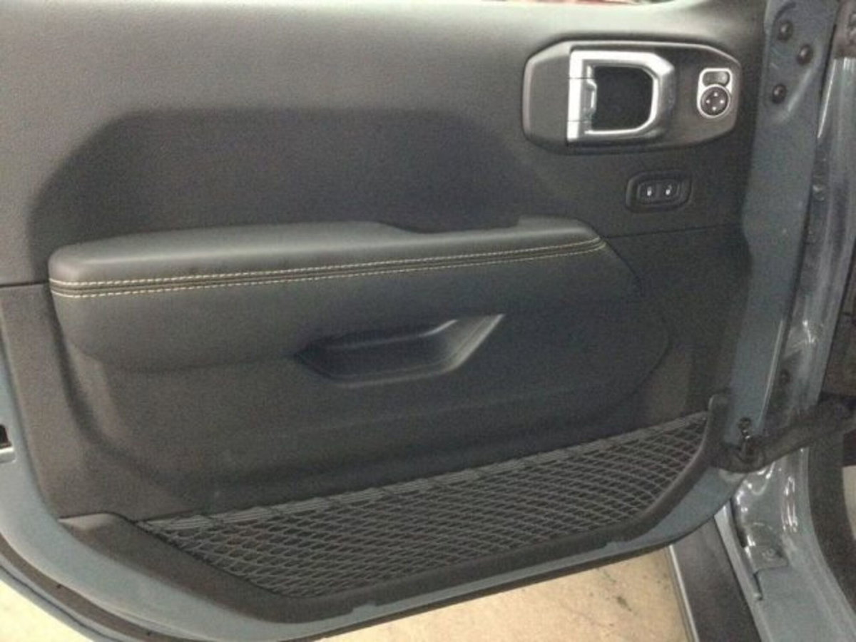 Jeep Wrangler Unlimited 2.0 Turbo Sahara (11)
