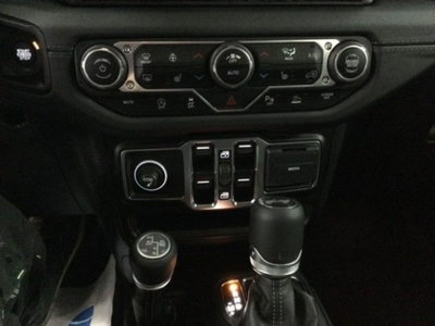 Jeep Wrangler Unlimited 2.0 Turbo Sahara (12)
