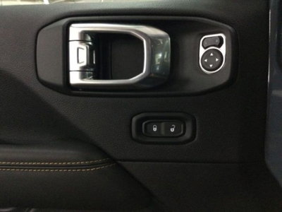 Jeep Wrangler Unlimited 2.0 Turbo Sahara (13)