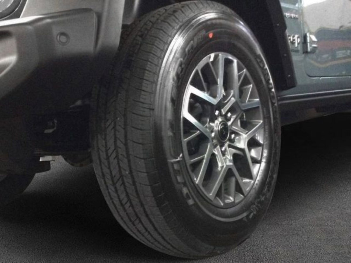 Jeep Wrangler Unlimited 2.0 Turbo Sahara (4)