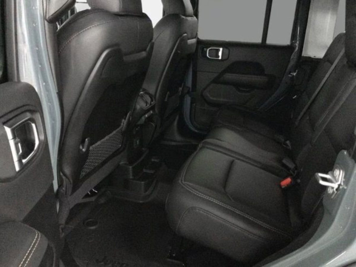 Jeep Wrangler Unlimited 2.0 Turbo Sahara (6)