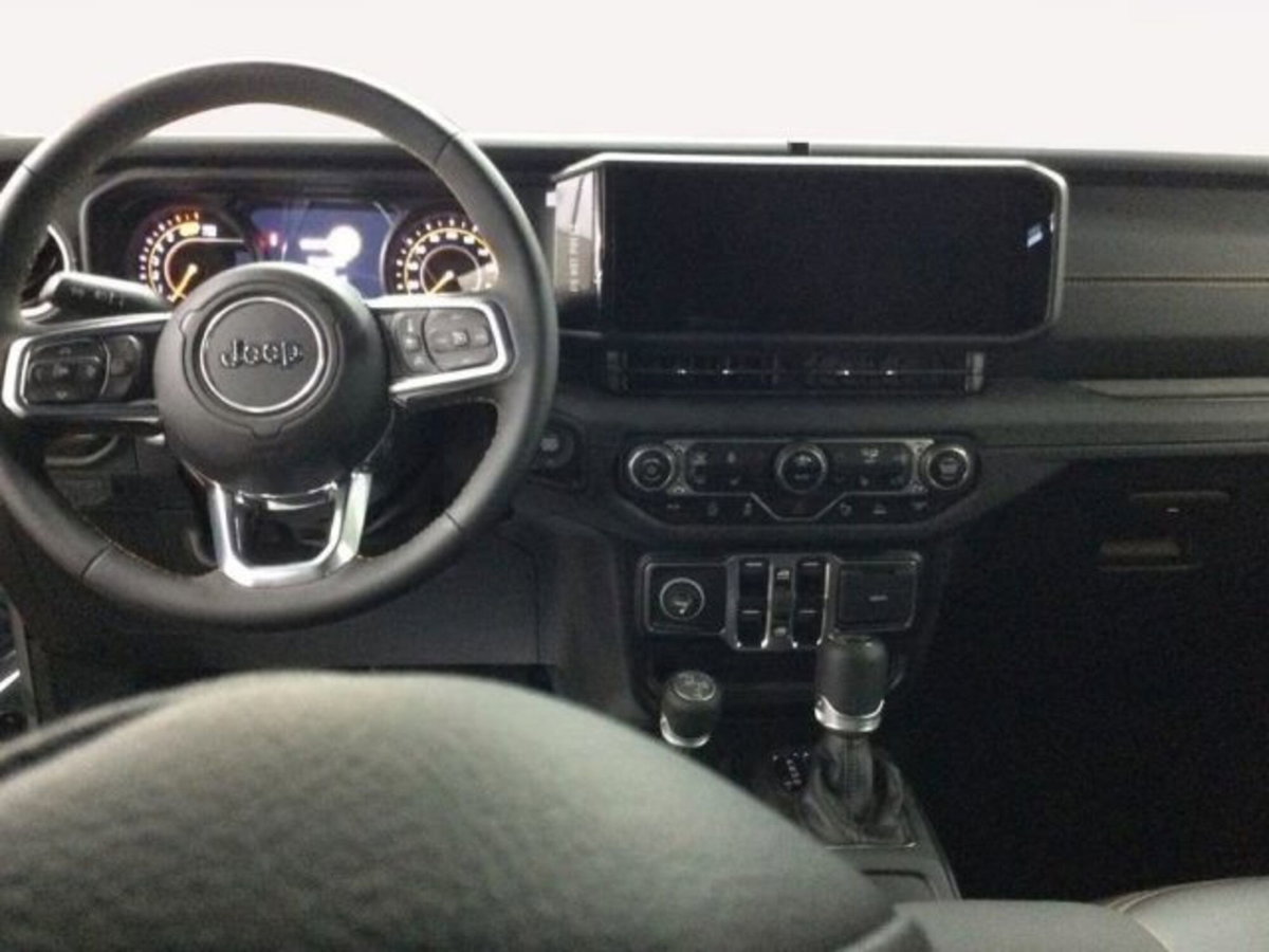 Jeep Wrangler Unlimited 2.0 Turbo Sahara (7)