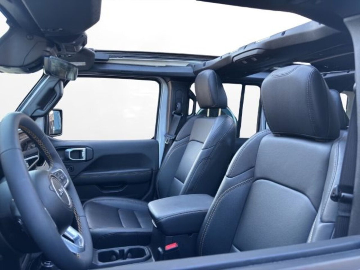Jeep Wrangler Unlimited 2.0 Turbo Sahara (10)