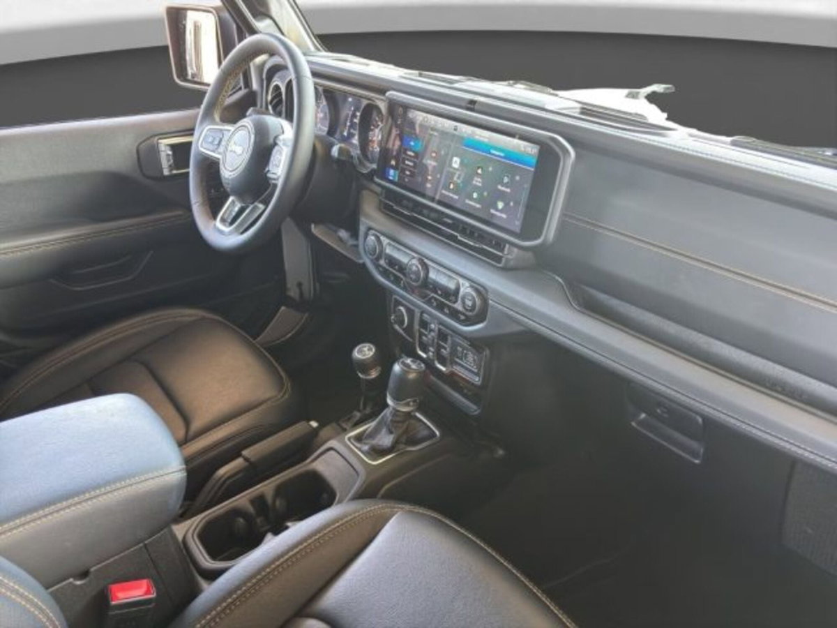 Jeep Wrangler Unlimited 2.0 Turbo Sahara (12)
