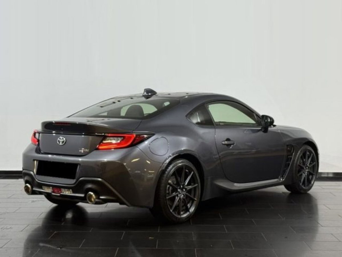 Toyota GR86 2.Premium Sport A/T (2)