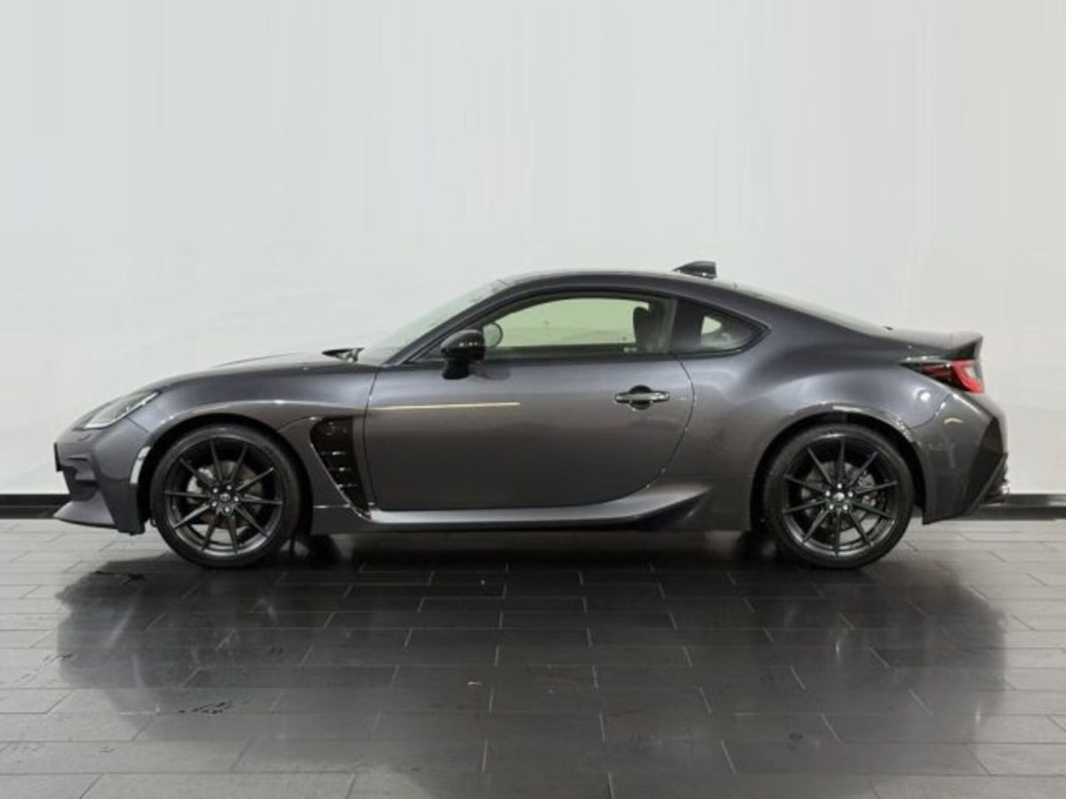 Toyota GR86 2.Premium Sport A/T (8)