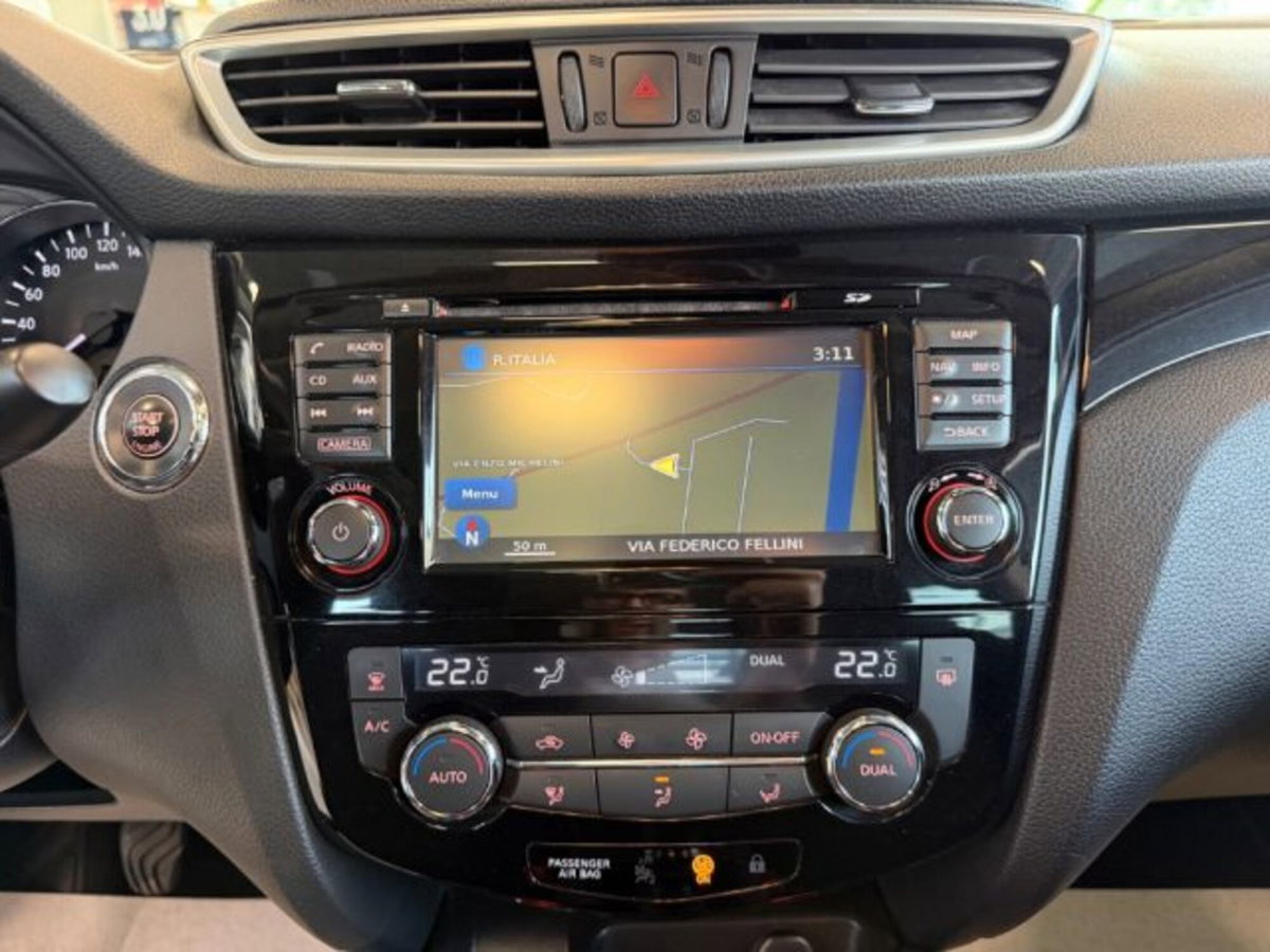 Nissan Qashqai 1.5 dCi N-Connecta (14)