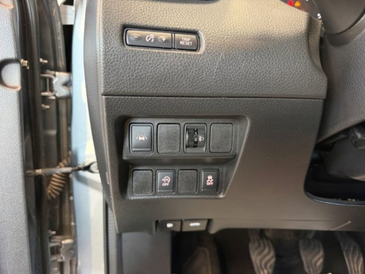 Nissan Qashqai 1.5 dCi N-Connecta (18)