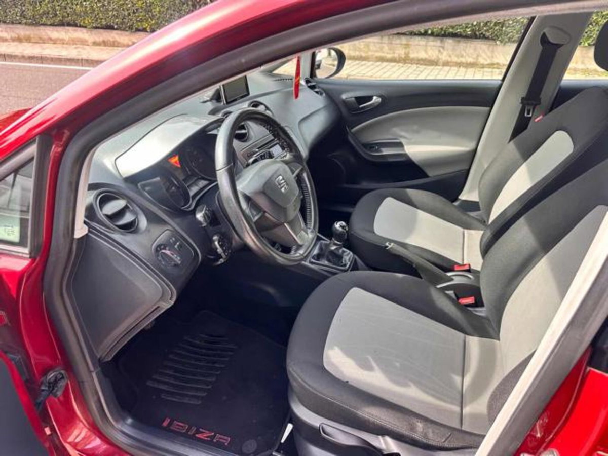 SEAT Ibiza 1.2 70 CV 5 porte Business High (9)