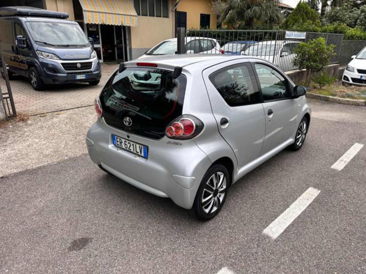 Toyota Aygo 1.0 12V VVT-i 5 porte Active Connect (9)