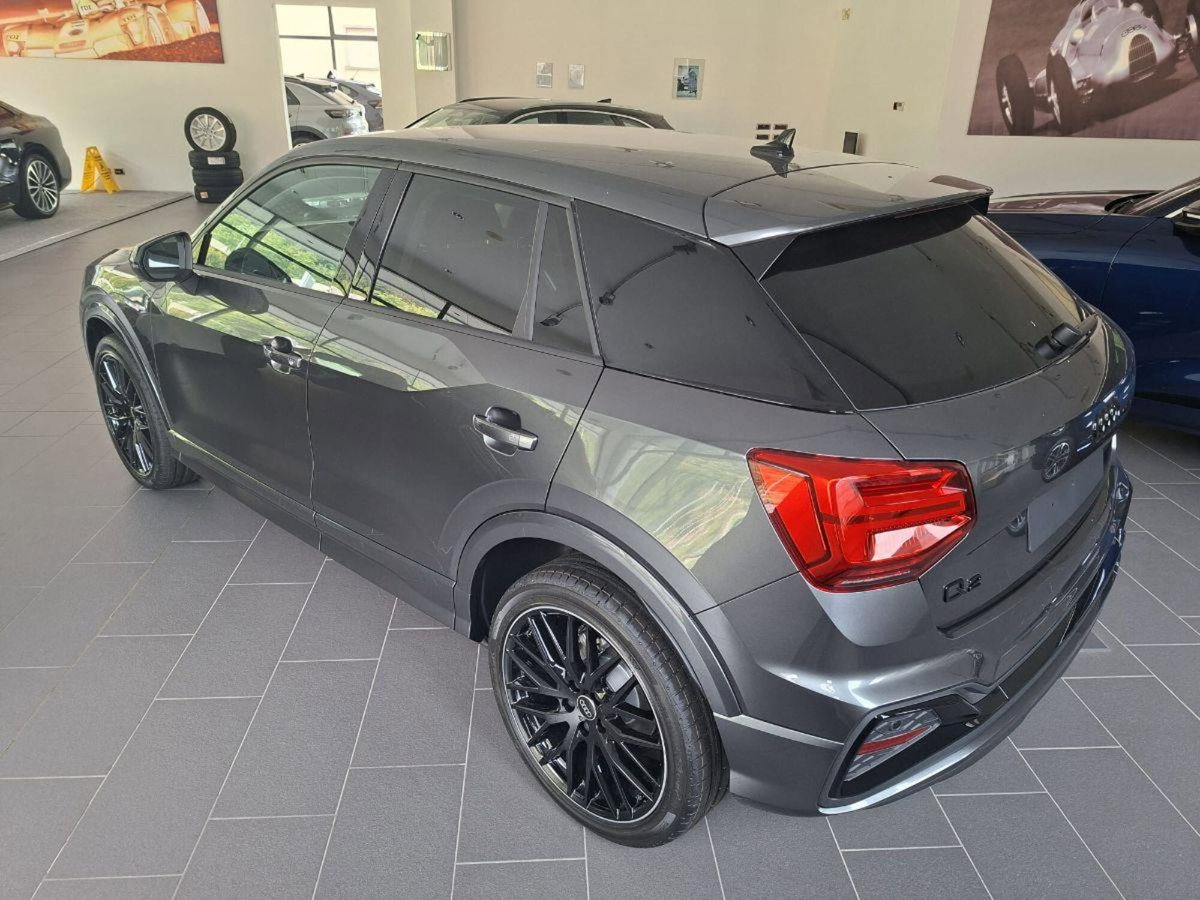 Audi Q2 Q2 35 TFSI S tronic Identity Black (4)