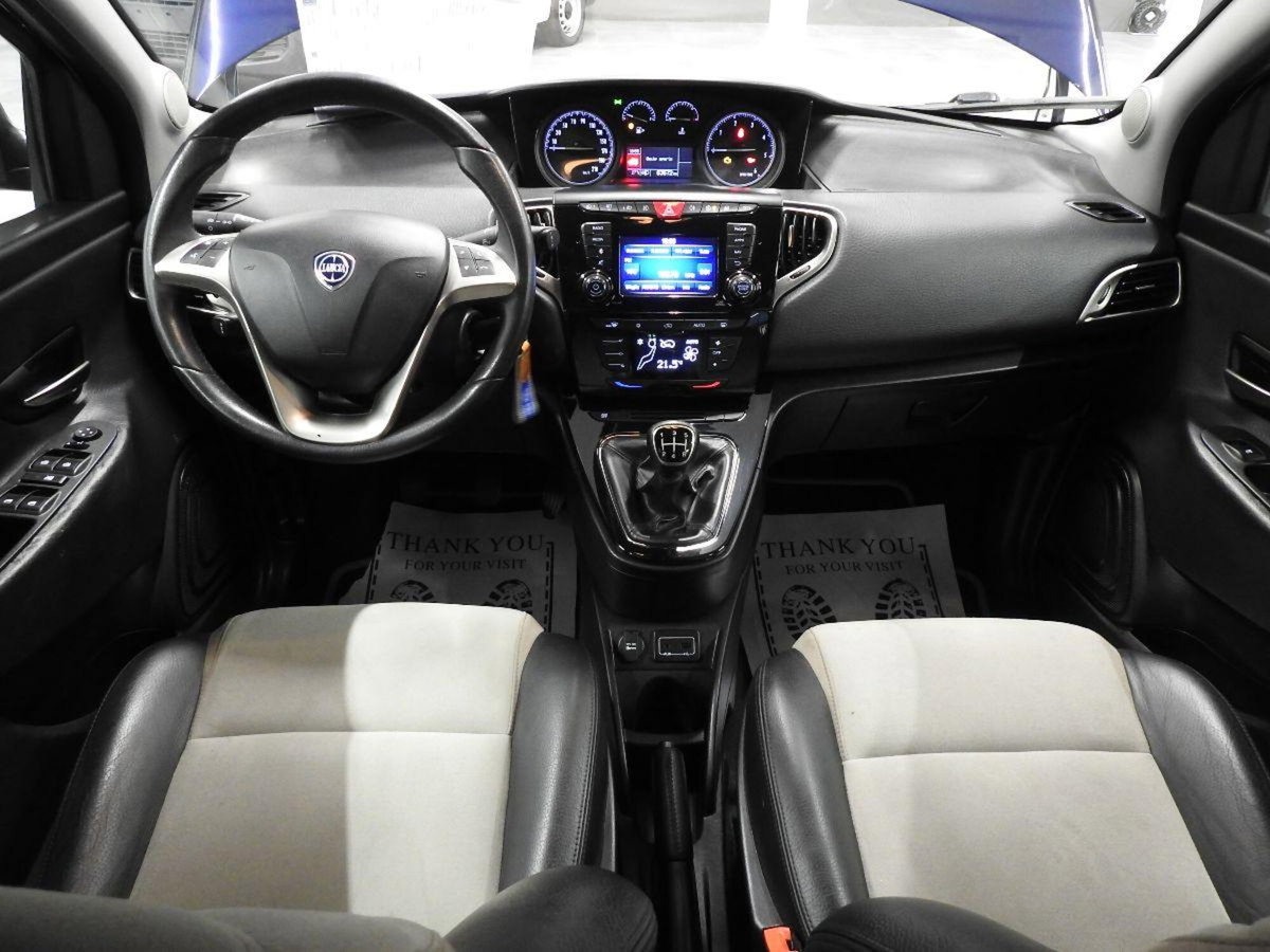 Lancia Ypsilon 1.3 MJT 16V 95 CV 5 porte S&S Platinum (18)