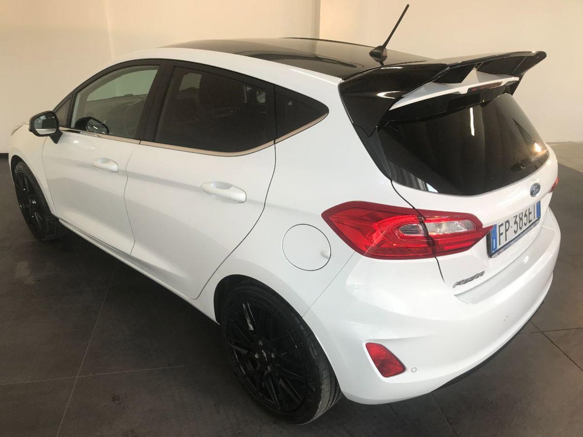 Ford Fiesta 1.5 TDCi 5 porte Titanium (6)