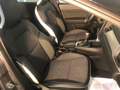Renault Captur TCe 100 CV GPL FAP Intens (18)