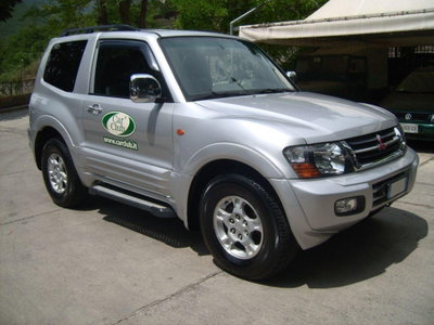 Mitsubishi Pajero 3.2 16V DI-D 3p. GLS2 (2)