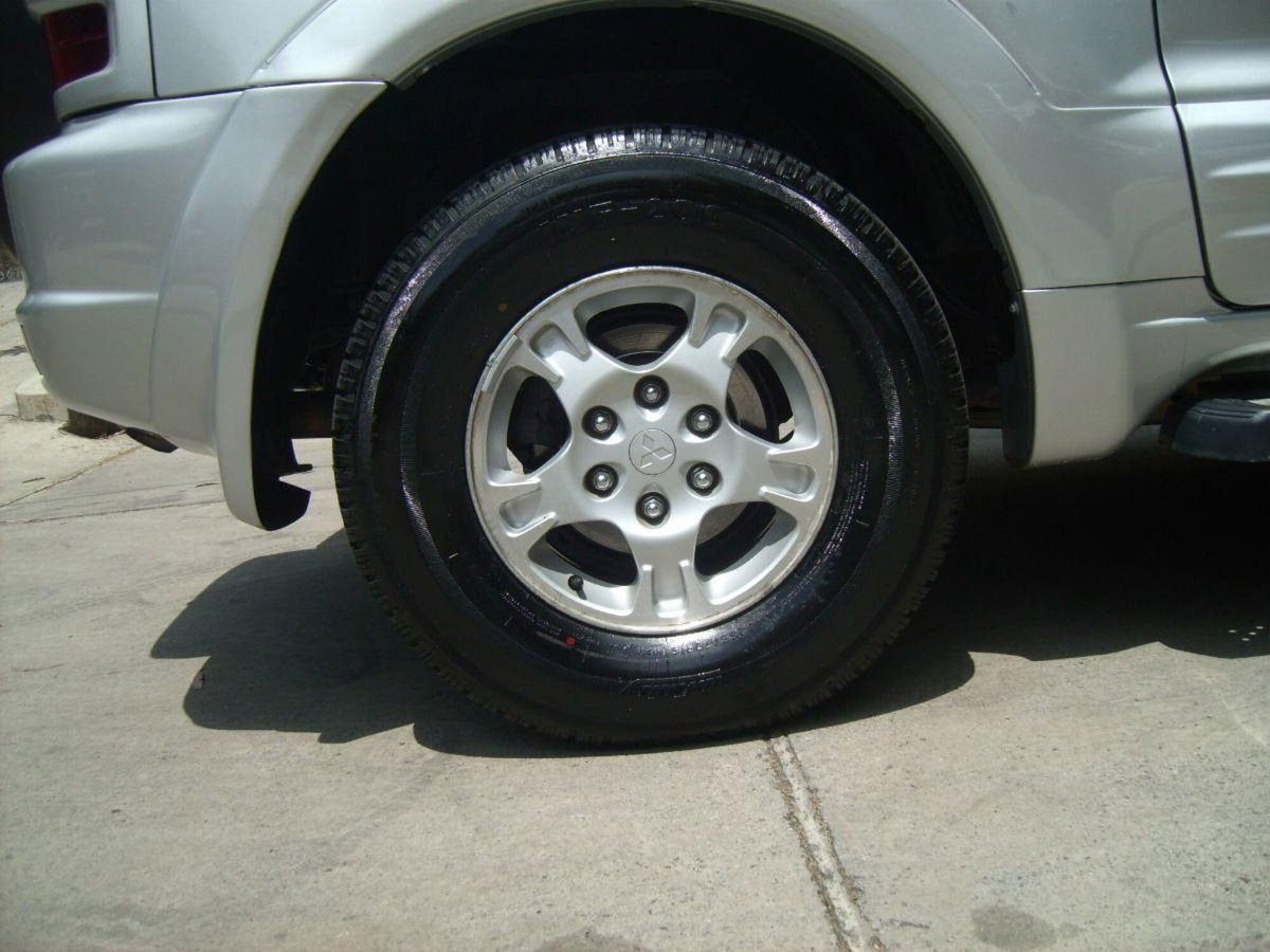 Mitsubishi Pajero 3.2 16V DI-D 3p. GLS2 (9)
