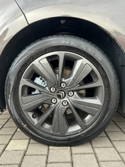 Citroen C4 1.6 e-HDi 115 Exclusive (12)
