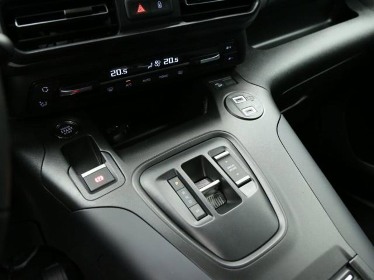 Fiat Qubo 1.5 d La Prima 130cv at8 (13)