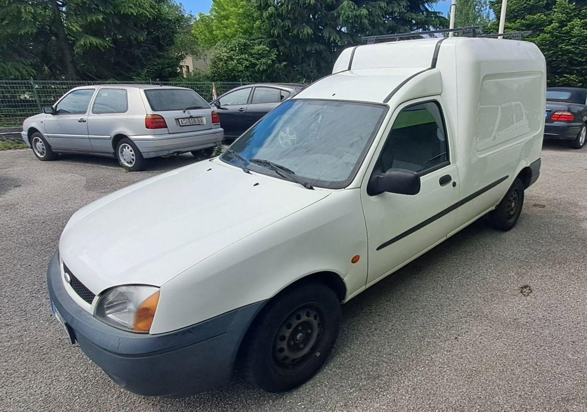 Ford Courier 1.8 diesel cat 3p.