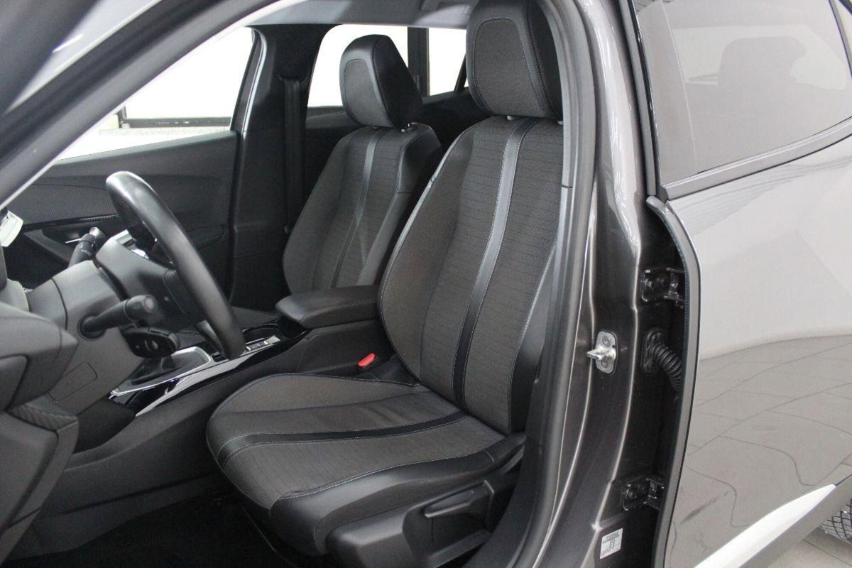 Peugeot 2008 PureTech 130 S&S Allure Pack (11)
