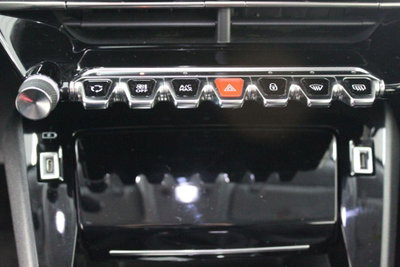 Peugeot 2008 PureTech 130 S&S Allure Pack (14)