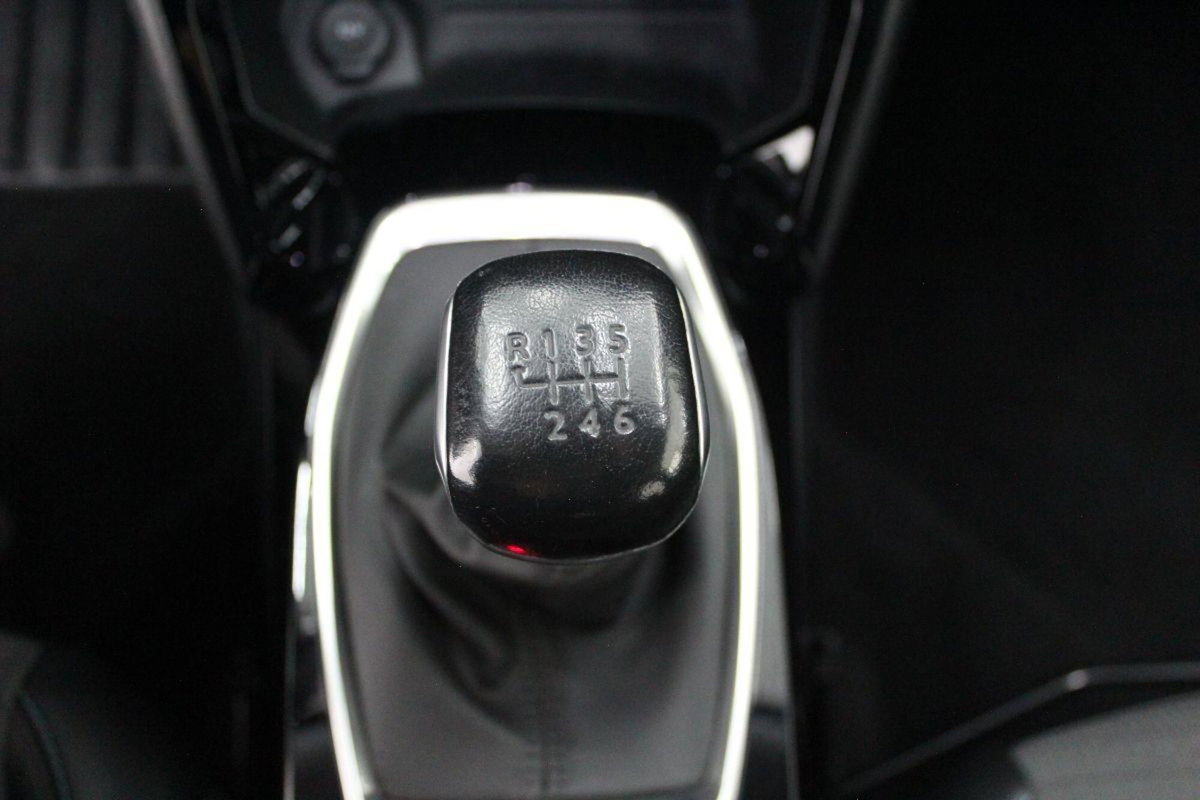 Peugeot 2008 PureTech 130 S&S Allure Pack (15)