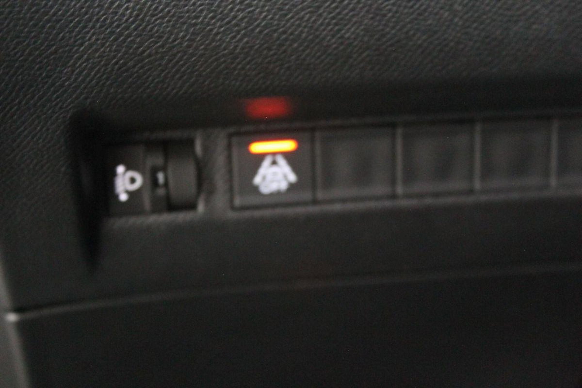 Peugeot 2008 PureTech 130 S&S Allure Pack (16)