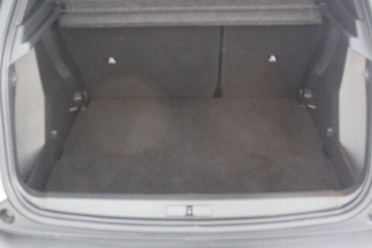 Peugeot 2008 PureTech 130 S&S Allure Pack (19)