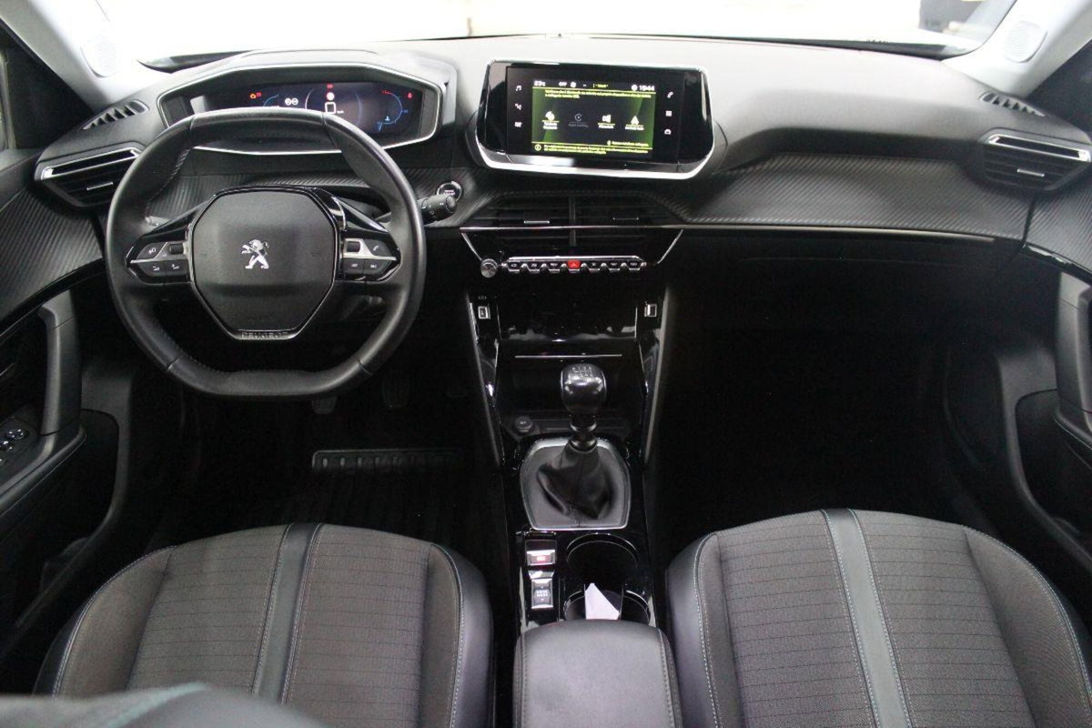 Peugeot 2008 PureTech 130 S&S Allure Pack (7)