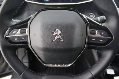 Peugeot 2008 PureTech 130 S&S Allure Pack (8)